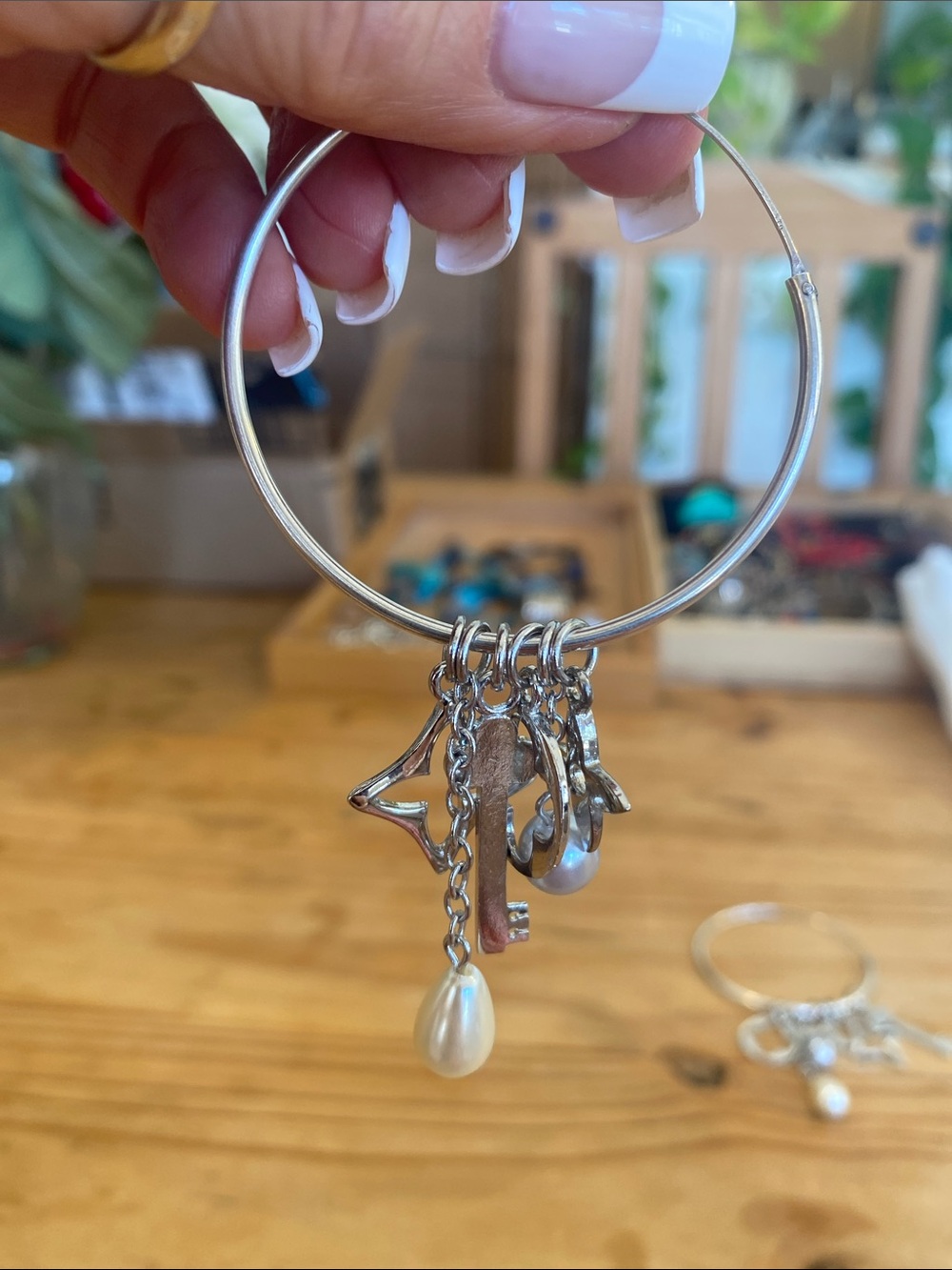 🎉 UPCYCLED LOUIS VUITTON EARRINGS! - Picture 3 of 7
